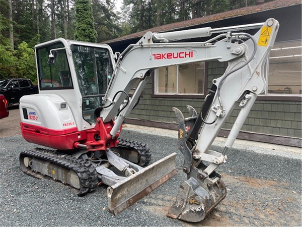 2021 TAKEUCHI TB235-2CRA MD0055903